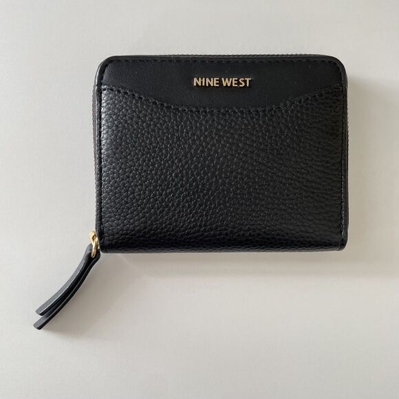 Nine West Astoria Zip Up Card Holder Case Black Leather Wallet Small Minimalist - Picture 2 of 7
